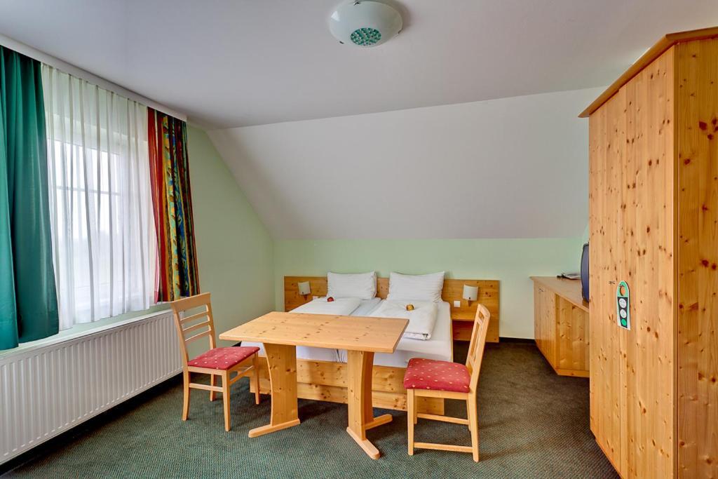 Hotel Apfelhof Rohrer Lutzmannsburg Exterior foto