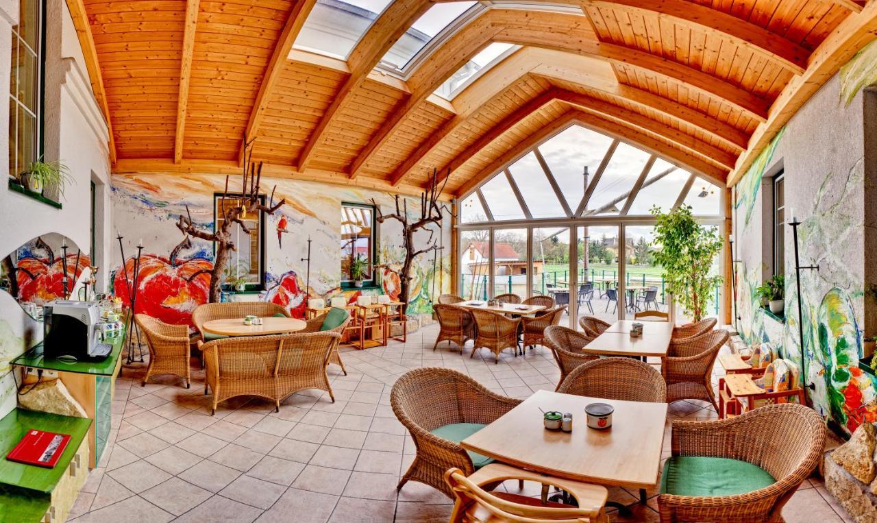 Hotel Apfelhof Rohrer Lutzmannsburg Exterior foto